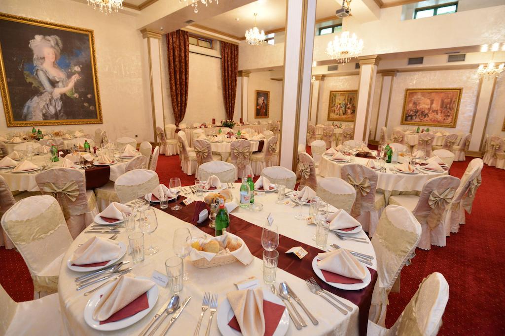 Premier Prezident Garni Hotel And Spa Sremski Karlovci Bagian luar foto